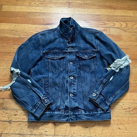 Levi's Rose Floral Denim Jacket Size Small - Picture 2 of 10